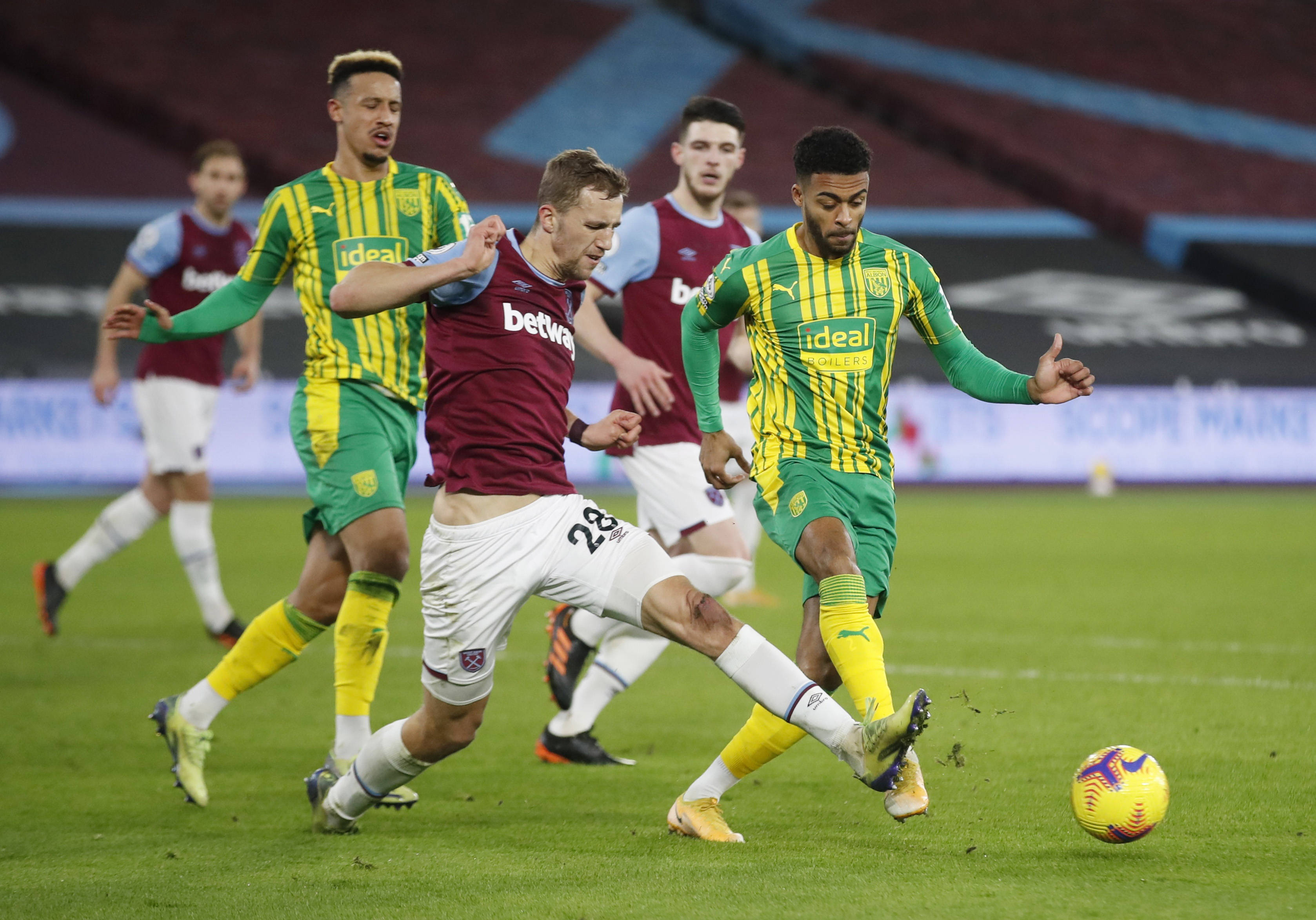 力方面都占 力方面都占